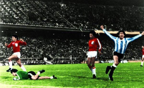 1978 世界杯阿根廷 6-0 秘鲁比赛画面